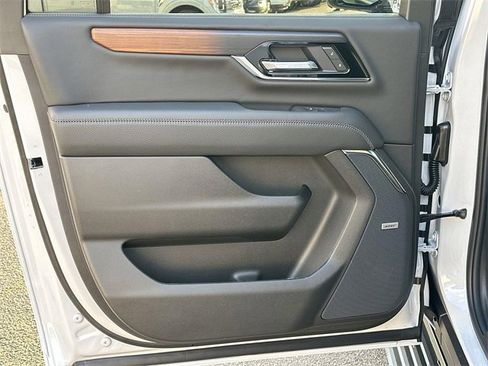 New 2026 GMC Yukon XL Denali w/ Denali Reserve Package image 25