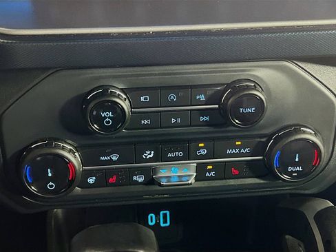 Certified 2022 Ford Bronco Outer Banks w/ Sasquatch Package image 22