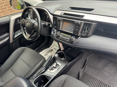 Used 2018 Toyota RAV4 XLE image 4