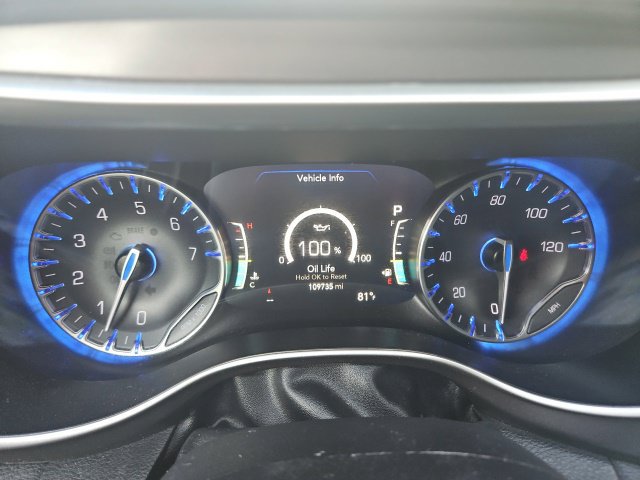 Used 2024 Chrysler Pacifica Touring-L FWD image 15