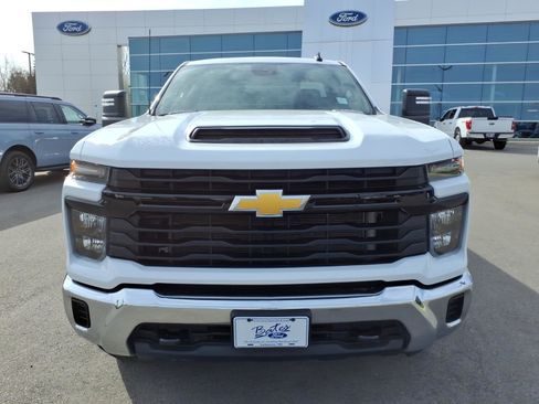 Used 2025 Chevrolet Silverado 2500 W/T w/ WT Convenience Package image 8