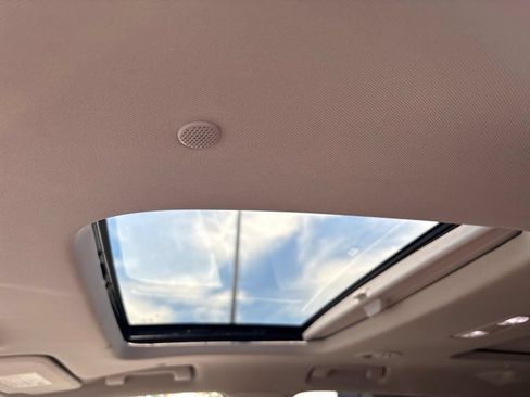 Used 2018 Chevrolet Traverse High Country AWD/4WD image 24