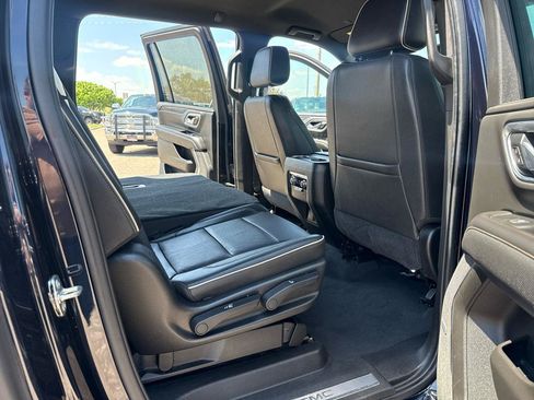 Used 2021 GMC Yukon XL SLT AWD/4WD image 33