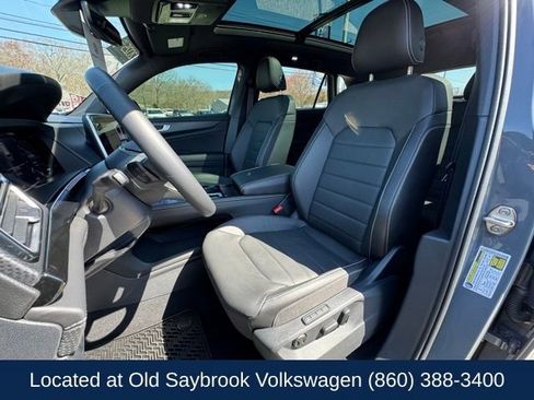 Certified 2025 Volkswagen Atlas Cross Sport SEL R-Line AWD/4WD image 30