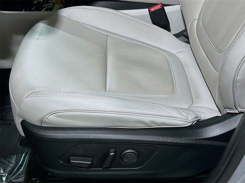 Used 2025 Hyundai Tucson Limited image 18