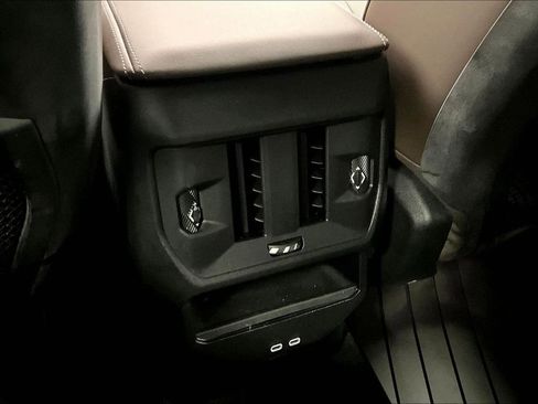 Used 2025 BMW X3 xDrive30i w/ Premium Package image 32