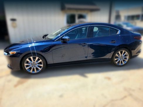 Used 2020 MAZDA MAZDA3 Sedan w/ Select Package FWD image 8