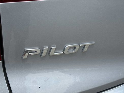 Used 2018 Honda Pilot Elite image 11