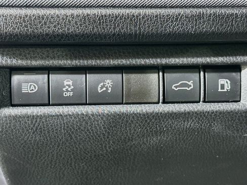 Used 2025 Toyota Camry LE FWD image 17