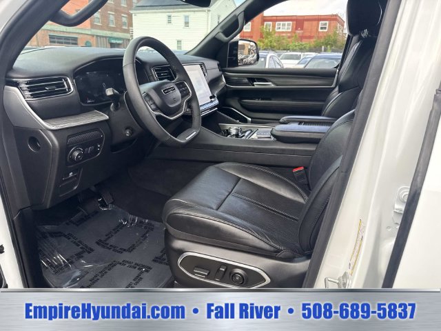 Used 2024 Jeep Wagoneer Series III AWD/4WD image 20