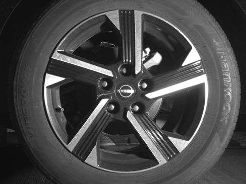 Used 2025 Nissan Sentra SV FWD image 14