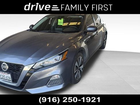 Used 2021 Nissan Altima 2.5 SV w/ SV Premium Package FWD image 1