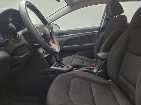 Used 2019 Hyundai Elantra SE w/ Cargo Package image 17