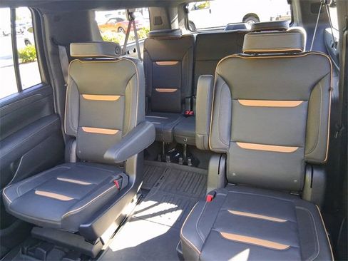 Used 2023 GMC Yukon XL AT4 image 18