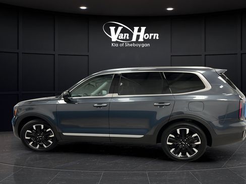 Used 2024 Kia Telluride SX Prestige w/ Towing Package AWD/4WD image 4