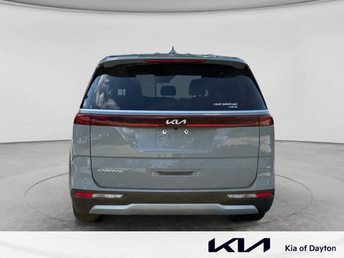 Used 2024 Kia Carnival EX FWD image 6