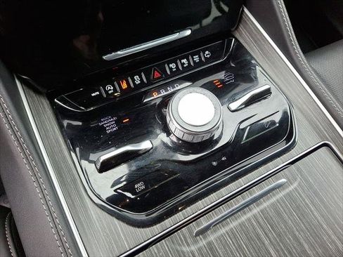 New 2023 Jeep Wagoneer Series III w/ Convenience Group I image 15