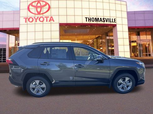 New 2025 Toyota RAV4 XLE w/ Convenience Package AWD/4WD image 4