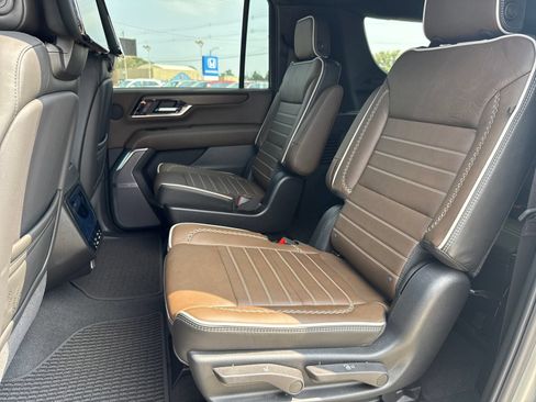 New 2026 GMC Yukon XL Denali Ultimate AWD/4WD image 28