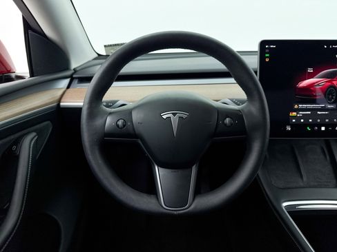 Used 2023 Tesla Model Y Long Range image 3