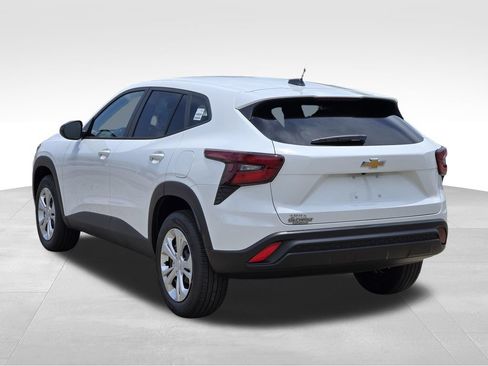 New 2026 Chevrolet Trax LS FWD image 5