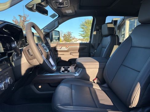 New 2026 GMC Sierra 2500 SLT w/ SLT Premium Package AWD/4WD image 15