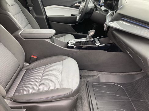 Used 2024 Chevrolet Trax LT w/ Driver Confidence Package image 33