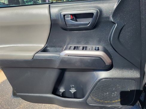 Used 2021 Toyota Tacoma SR5 w/ Technology Package image 14