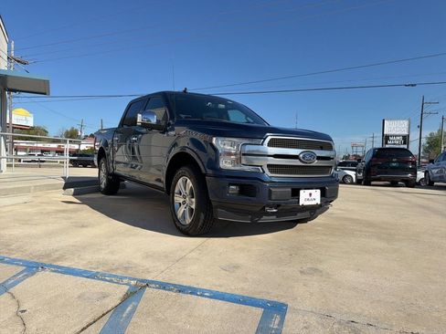 Used 2019 Ford F150 Platinum w/ Equipment Group 701A Luxury AWD/4WD image 4