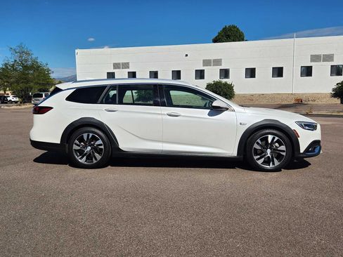 Used 2019 Buick Regal Essence w/ Driver Confidence Package I AWD/4WD image 2