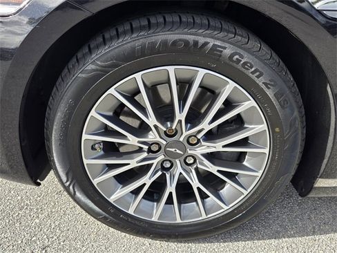 Certified 2022 Genesis G80 2.5T image 10