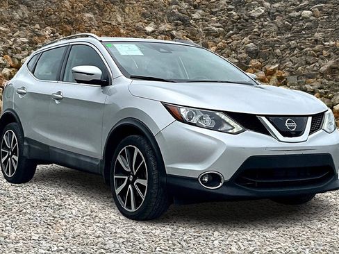 Used 2017 Nissan Rogue Sport SL w/ SL Premium Package image 1