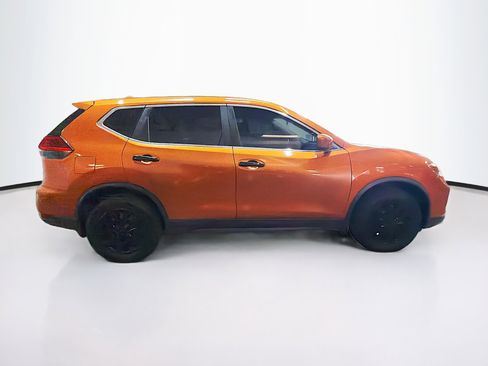 Used 2017 Nissan Rogue S AWD/4WD image 10