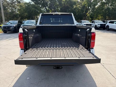 Used 2025 Toyota Tacoma SR5 w/ SR5 Upgrade Package AWD/4WD image 32