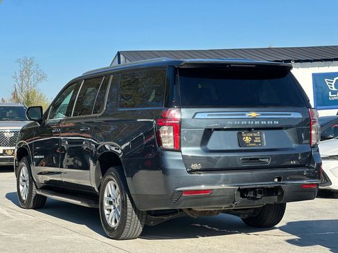 Used 2021 Chevrolet Suburban LT RWD image 5