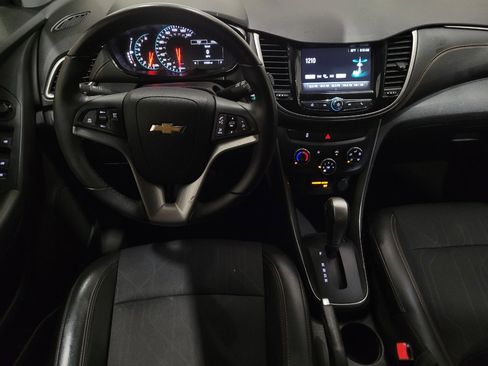 Used 2017 Chevrolet Trax LT w/ Driver Confidence Package FWD image 22