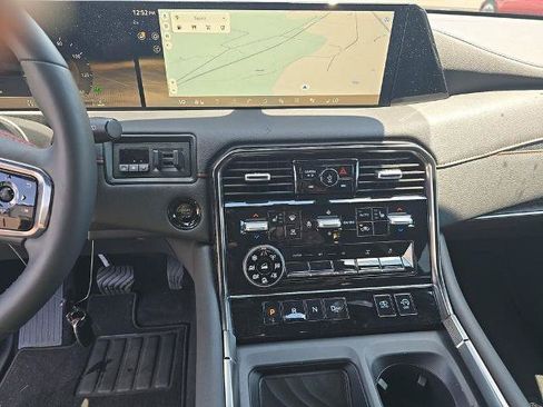 Certified 2025 Nissan Armada PRO-4X AWD/4WD image 13