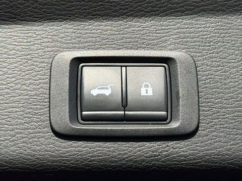 Used 2024 Mitsubishi Outlander SE image 12