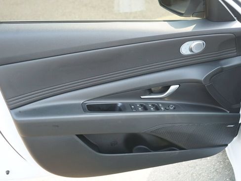 Certified 2021 Hyundai Elantra Limited w/ Cargo Package FWD image 14