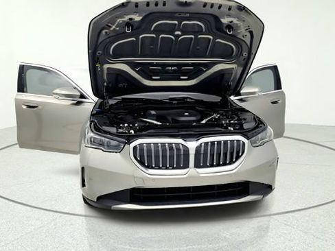 Used 2026 BMW 530i RWD image 12