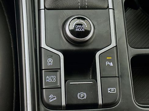 Used 2024 Kia Sorento S image 26