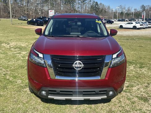 Used 2022 Nissan Pathfinder Platinum w/ Cargo Package image 2