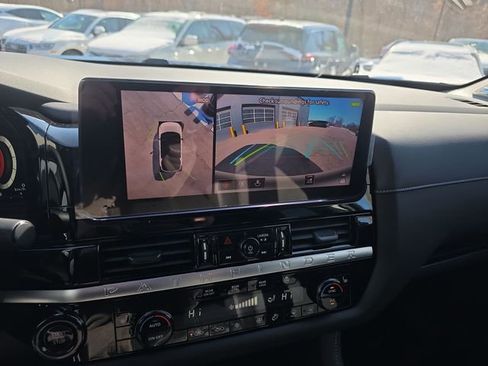 New 2026 Nissan Pathfinder SL image 17