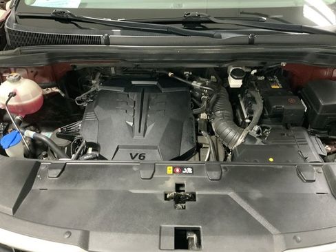 Used 2022 Kia Carnival EX image 7