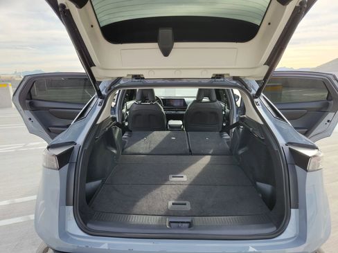 Used 2024 Nissan Ariya FWD image 29