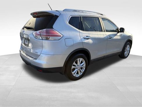 Used 2016 Nissan Rogue SV w/ SV Premium Package image 8