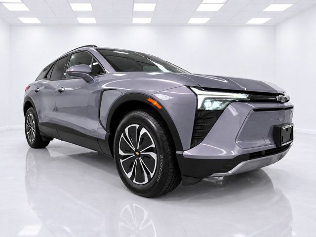 Used 2025 Chevrolet Blazer EV LT AWD/4WD image 5