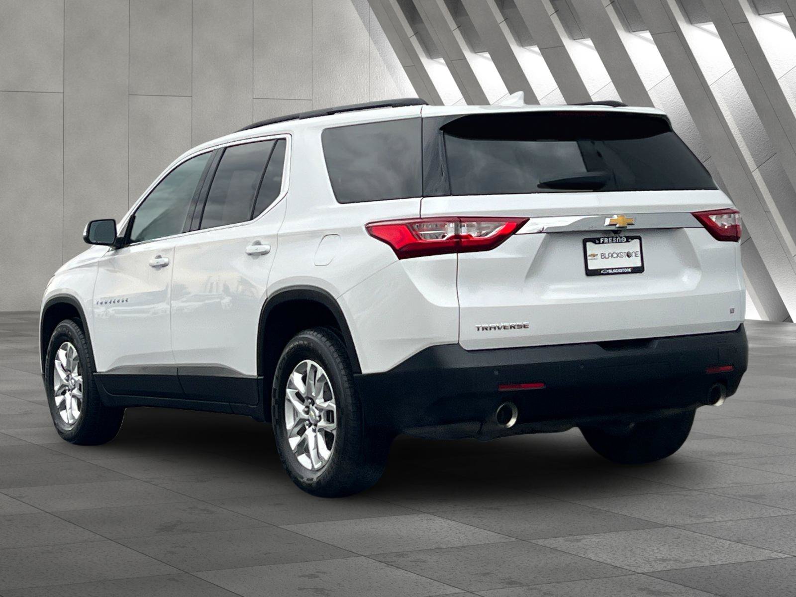 Used 2021 Chevrolet Traverse LT FWD image 6