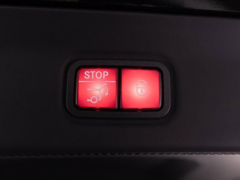 Used 2024 Mercedes-Benz Maybach GLS 600 4MATIC image 34