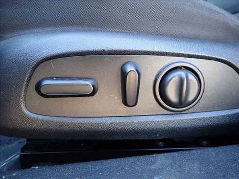 Used 2020 Chevrolet Malibu LT FWD image 11